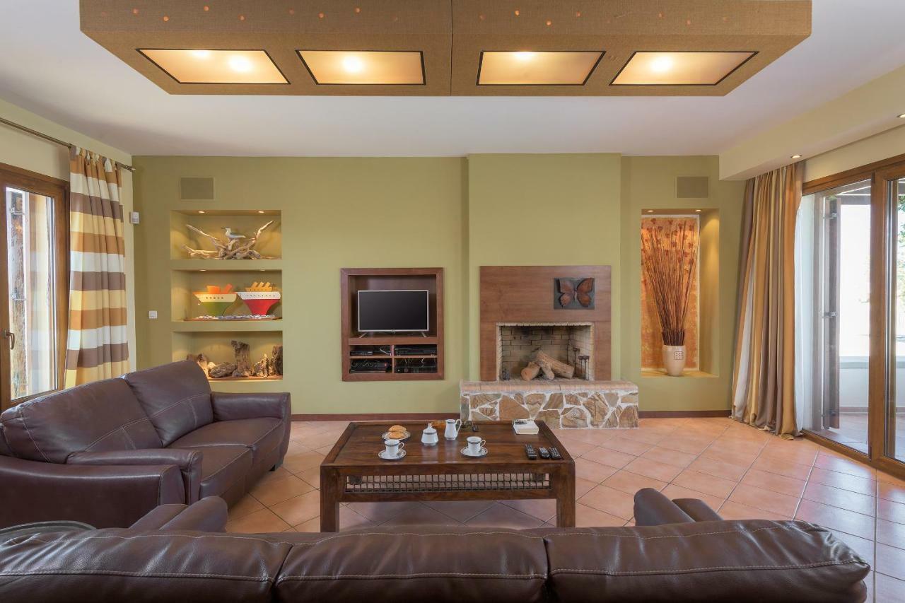 Villa Lahania *