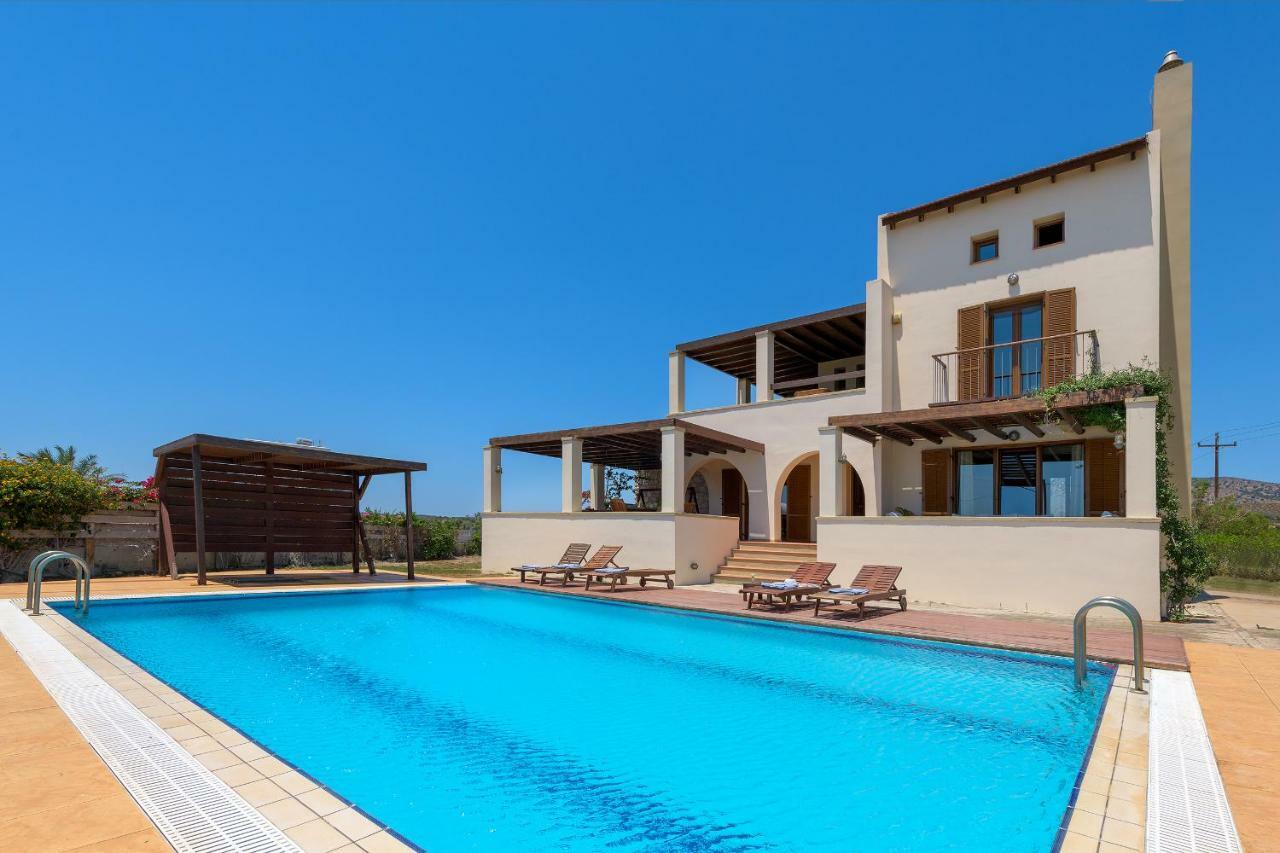 Villa Lahania *